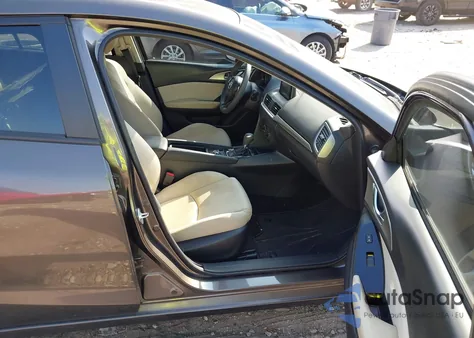 2018 Mazda Mazda3 Sport из США, поврежденный, VIN 3MZBN1U75JM171281